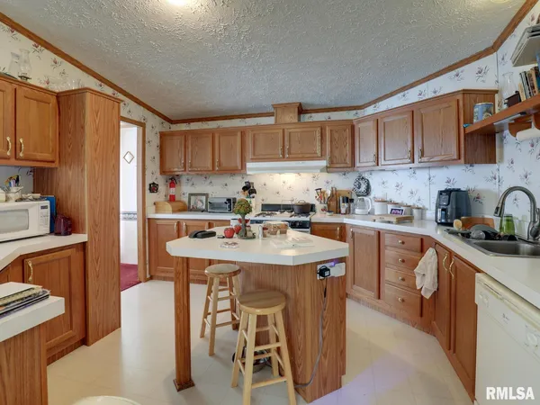 $389,900 | 12265 Mindale Road, La Prairie, IL 62346