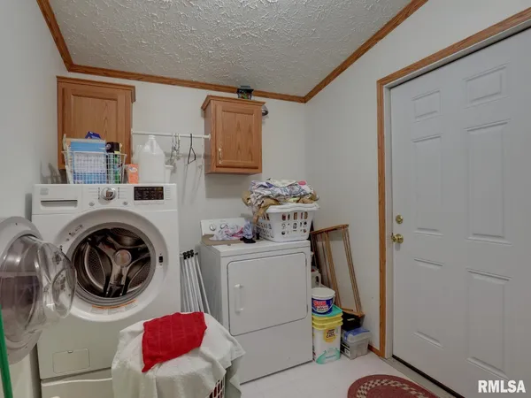 $389,900 | 12265 Mindale Road, La Prairie, IL 62346