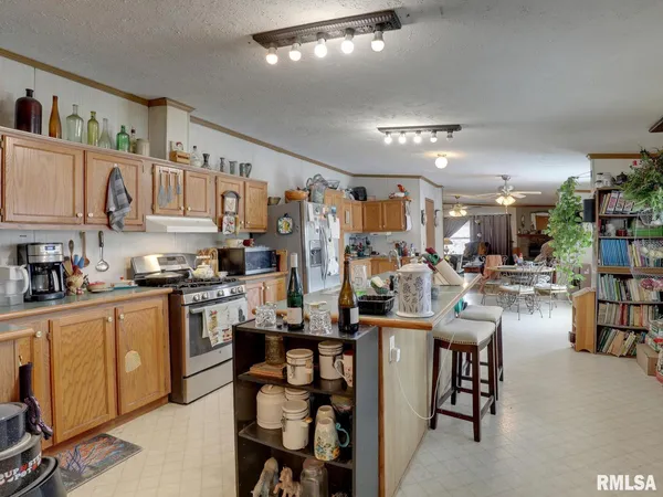$389,900 | 12265 Mindale Road, La Prairie, IL 62346