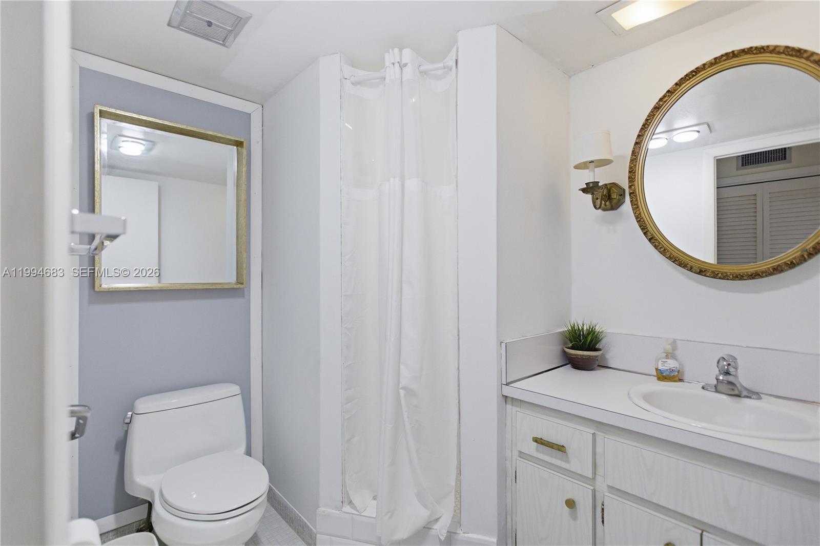 555 Northwest 4th Avenue, Unit 4190 Boca Raton, FL 33432 - Photo 16 of 23 Primary Bathroom