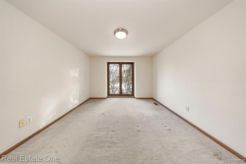 441 Silvervale Drive Rochester Hills, MI 48309 - Photo 42 of 57