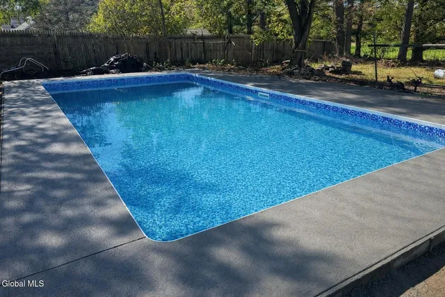 $339,000 | 25 Glenmore Road, North Greenbush, NY 12180