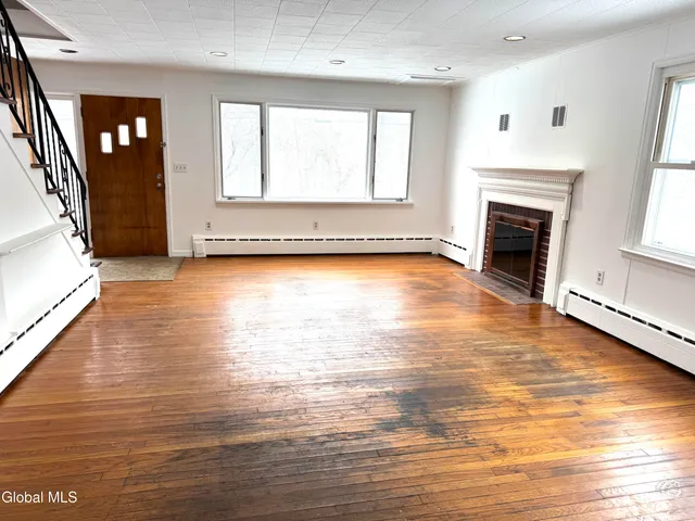 $339,000 | 25 Glenmore Road, North Greenbush, NY 12180