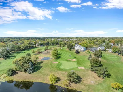 $189,000 | 690 Chandler Road, Unit 102, Gurnee, IL 60031