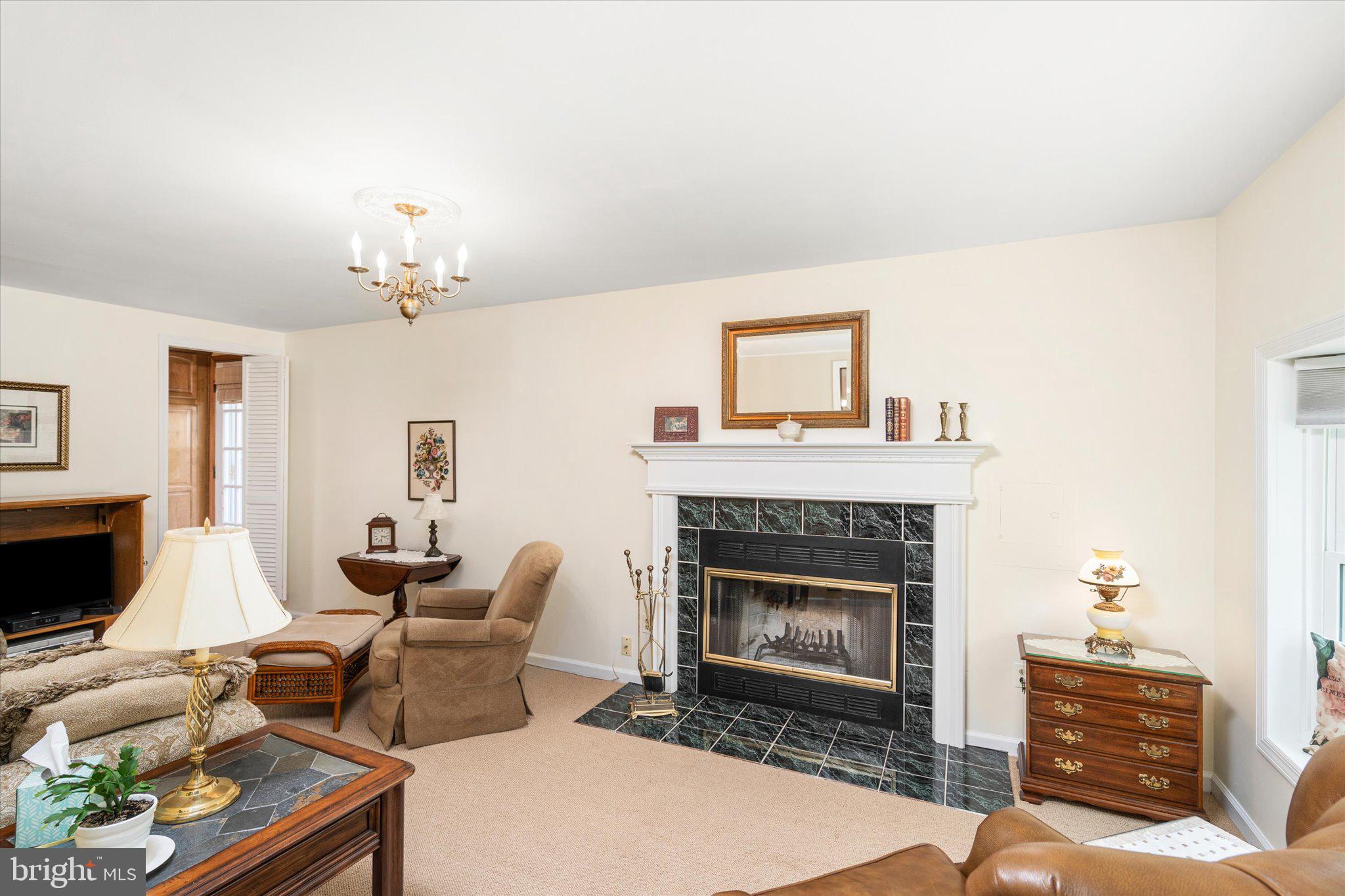 19 Clive Court Ewing, NJ 08638 - Photo 11 of 36