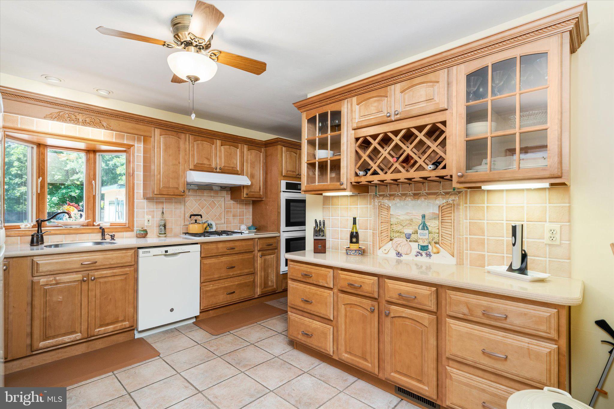 19 Clive Court Ewing, NJ 08638 - Photo 13 of 36