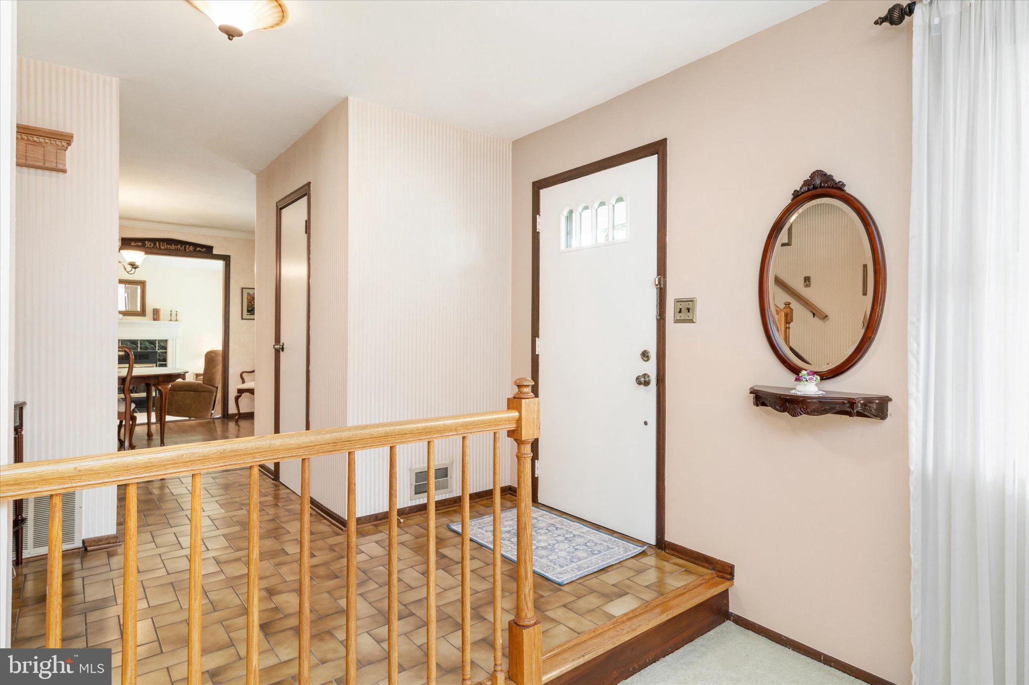 19 Clive Court Ewing, NJ 08638 - Photo 6 of 36