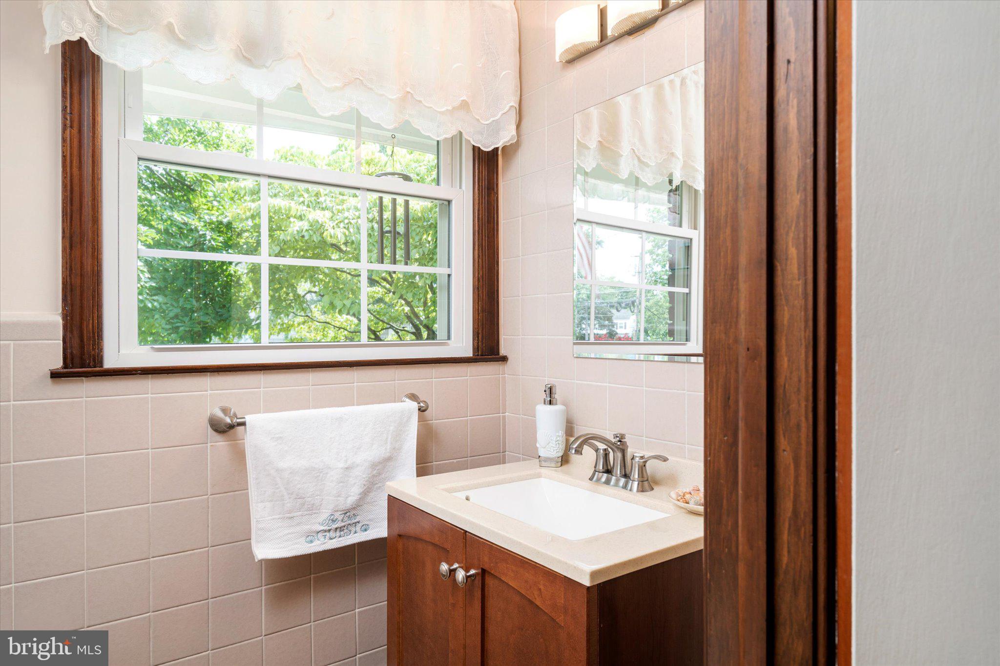 19 Clive Court Ewing, NJ 08638 - Photo 7 of 36