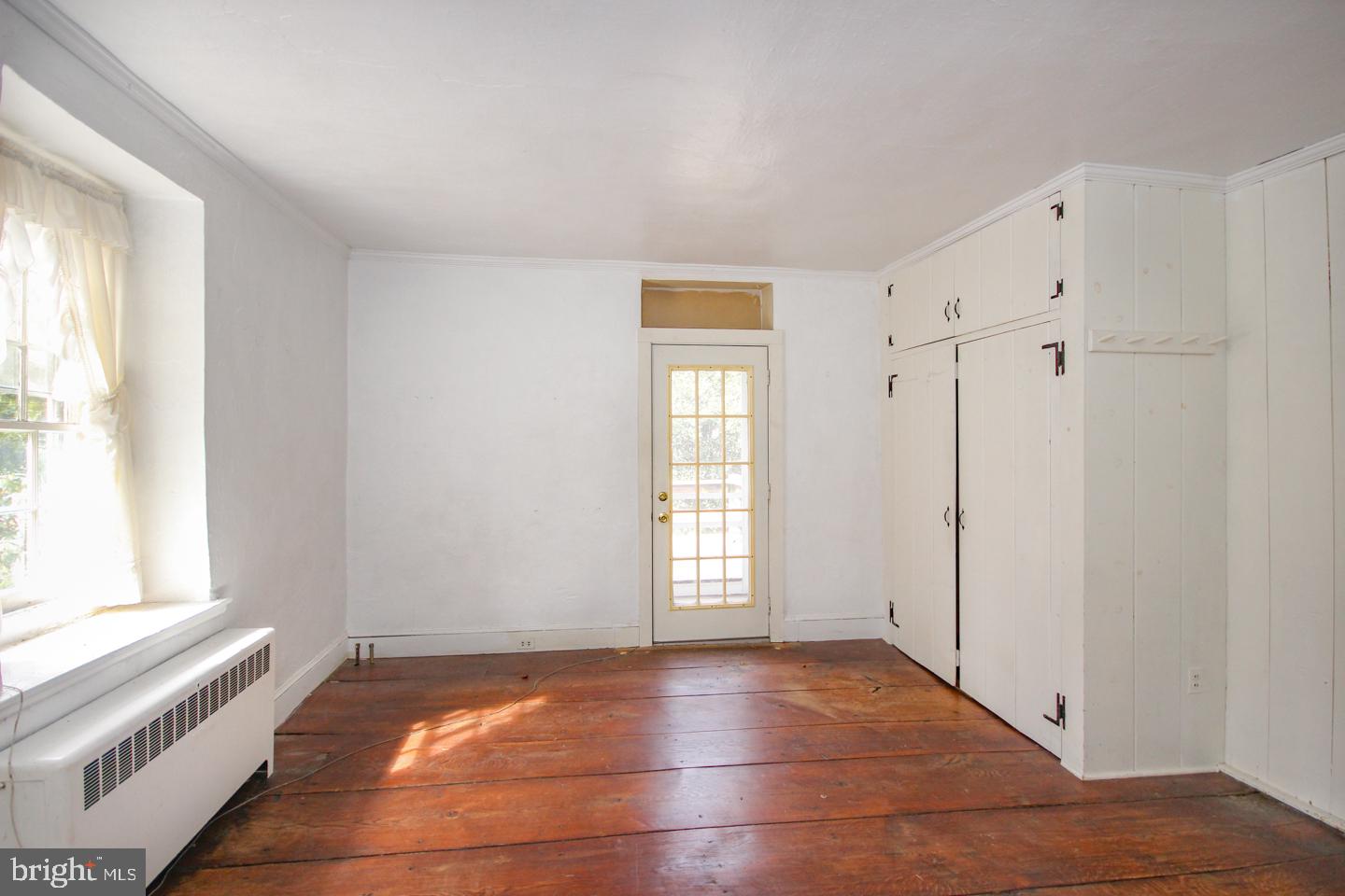 432 Old Forge Road Media, PA 19063 - Photo 16 of 41 a view of an empty room with a window