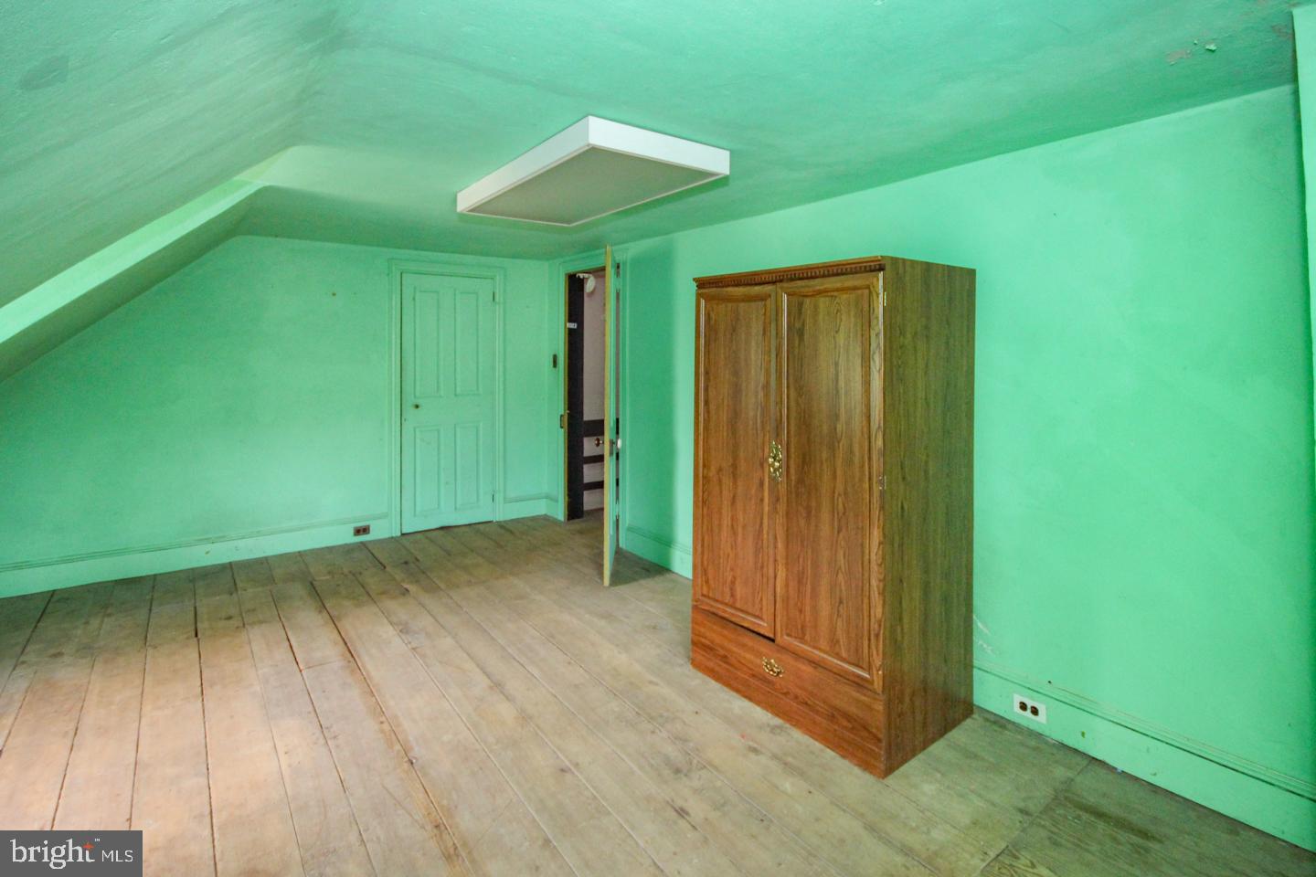 432 Old Forge Road Media, PA 19063 - Photo 32 of 41 a view of an empty room