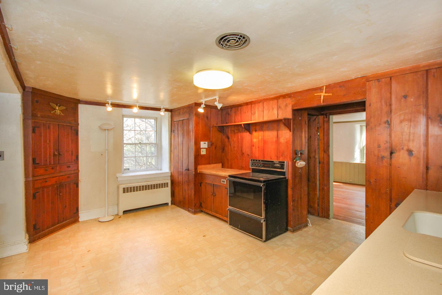 432 Old Forge Road Media, PA 19063 - Photo 10 of 41 a kitchen with stainless steel appliances granite countertop a refrigerator and a stove
