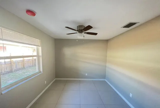 $2,000 | 905 9th Street, Unit B, West Palm Beach, FL 33401