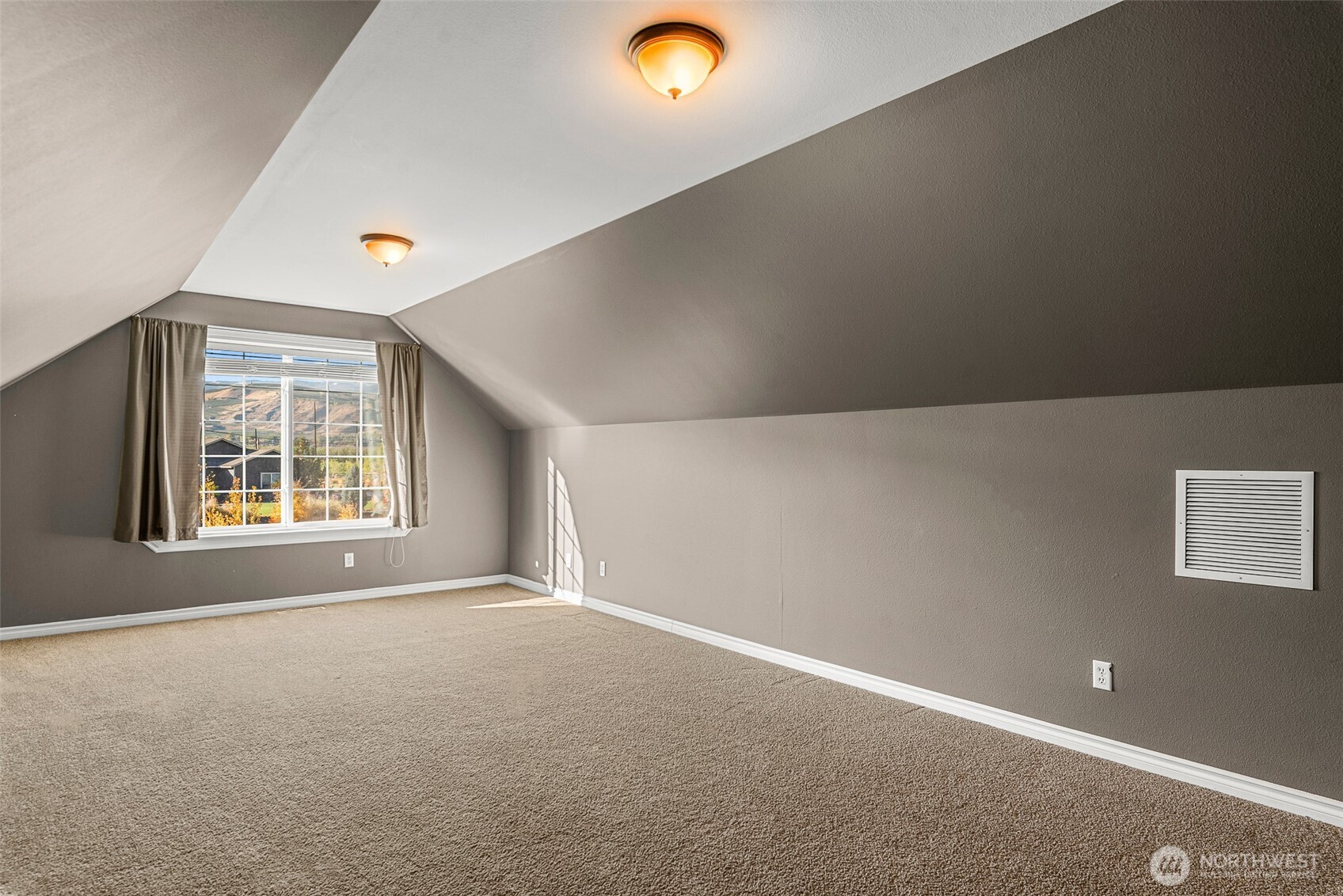 2945 Martin Place East Wenatchee, WA 98802 - Photo 30 of 40 a view of an empty room with a window