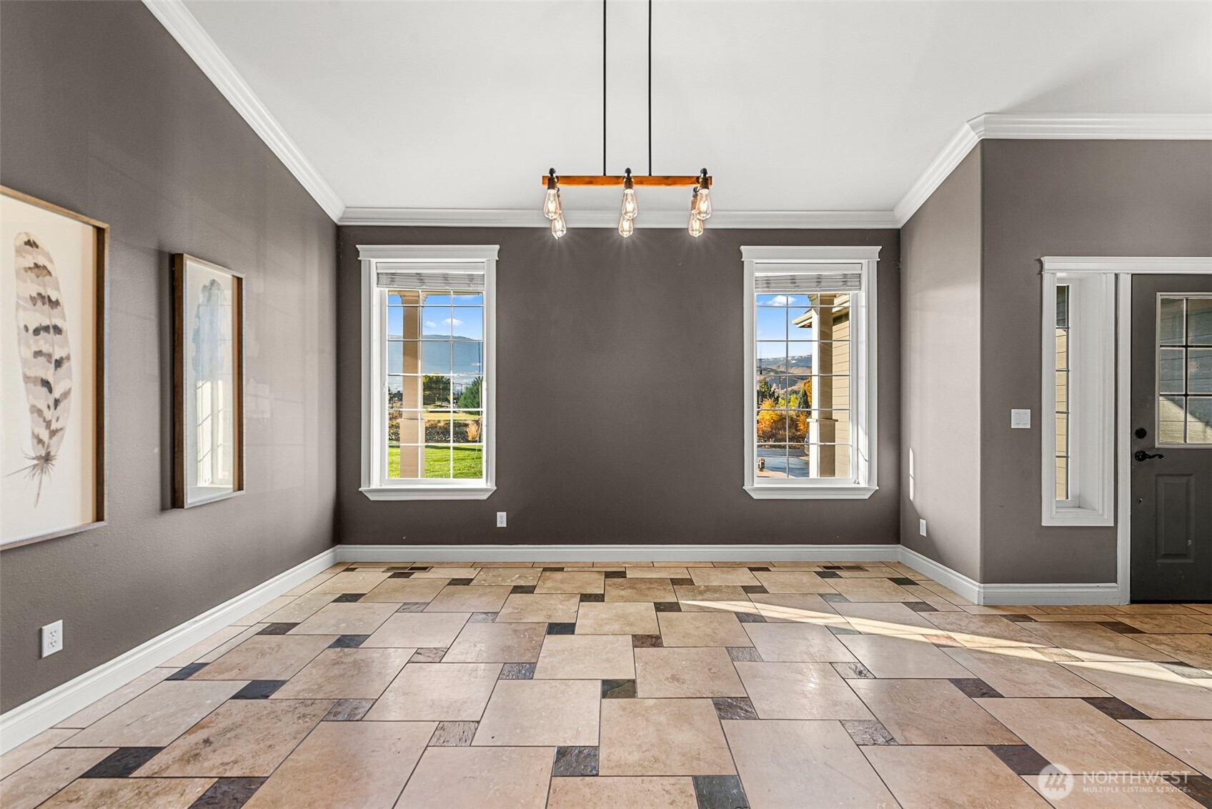 2945 Martin Place East Wenatchee, WA 98802 - Photo 4 of 40 a view of a bedroom with windows