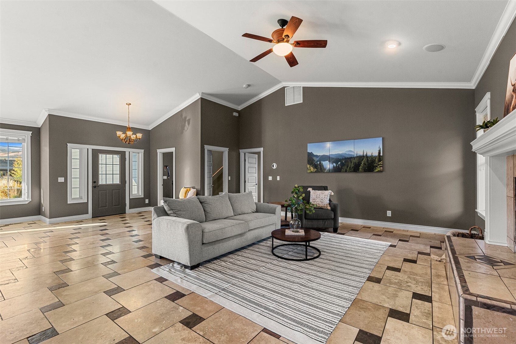 2945 Martin Place East Wenatchee, WA 98802 - Photo 8 of 40 a living room with furniture