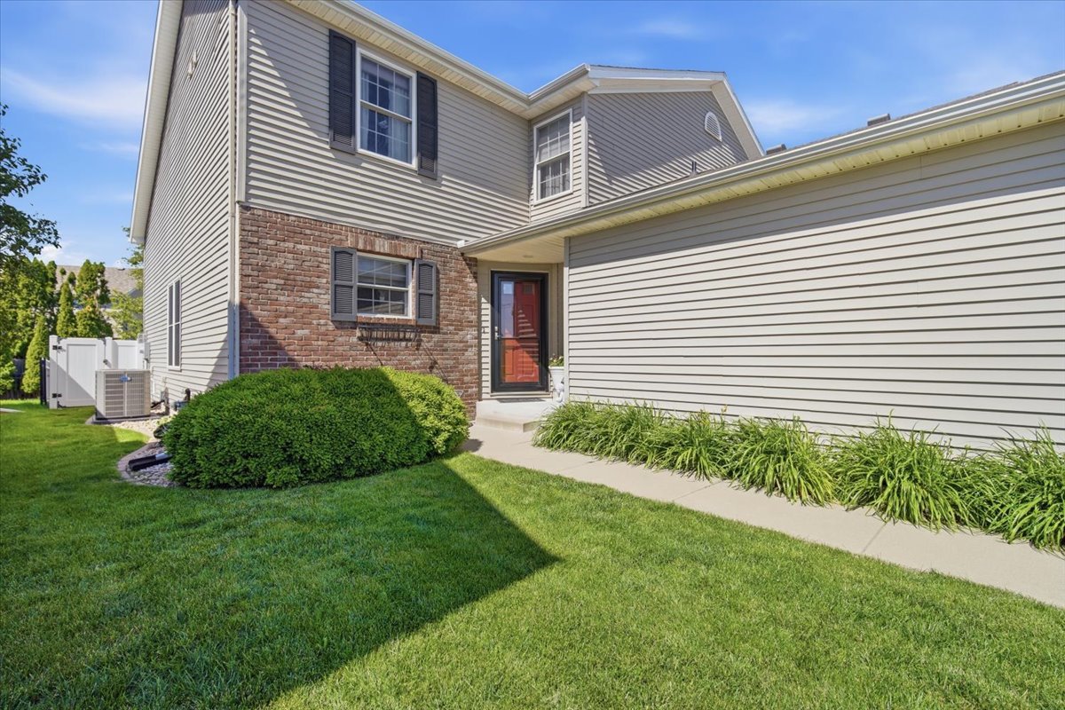 3172 Shepard Road Normal, IL 61761 - Photo 3 of 36