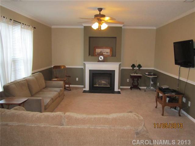 8913 Hedge Maple Road Charlotte, NC 28269 - Photo 3 of 13