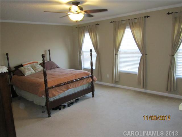 8913 Hedge Maple Road Charlotte, NC 28269 - Photo 5 of 13