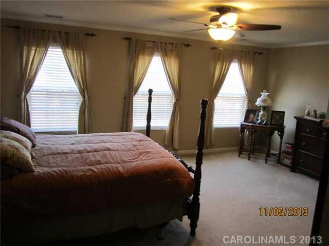 8913 Hedge Maple Road Charlotte, NC 28269 - Photo 6 of 13
