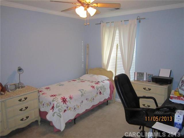 8913 Hedge Maple Road Charlotte, NC 28269 - Photo 8 of 13