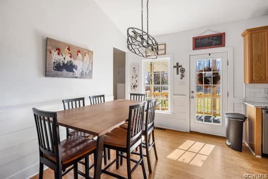 16501 River Road Chesterfield, VA 23838 - Photo 23 of 49 a view of a dining room with furniture