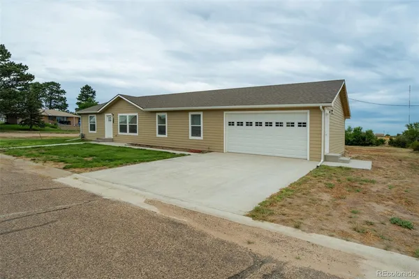 $335,000 | 304 East 8th Street, Flagler, CO 80815