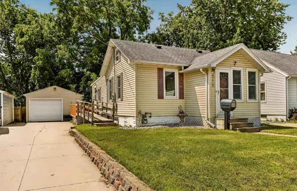 $219,900 | 212 10 1/2 Street Southeast, Rochester, MN 55904