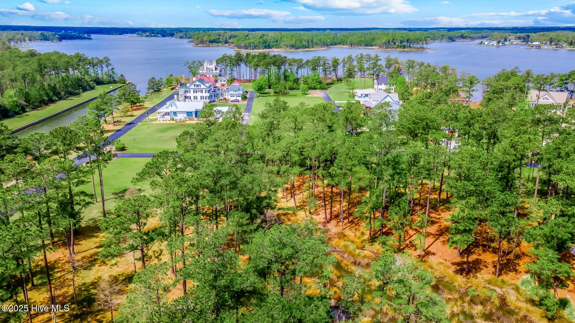 72 Oyster Point Road Oriental, NC 28571 - Photo 4 of 55 72 Oyster Point Road 38 (3)