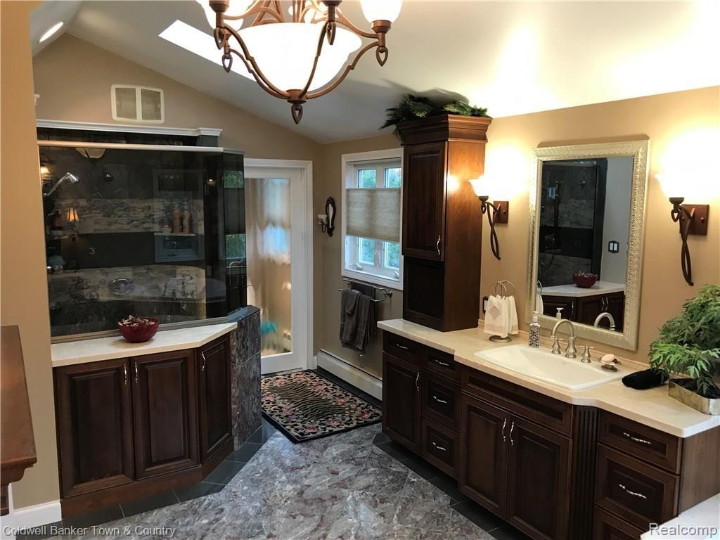 30072 Wicklow Road Farmington Hills, MI 48334 - Photo 33 of 47