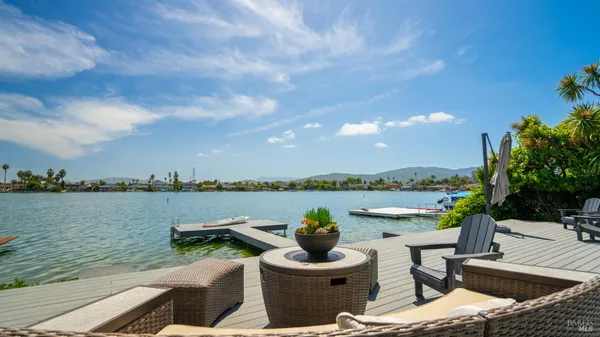 $1,750,000 | 196 Caribe Isle, Novato, CA 94949