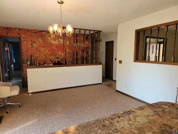 $257,500 | 1748 Yucca Lane, Emporia, KS 66801