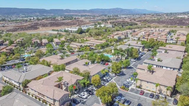 $415,000 | 26352 Arboretum Way, Unit 3501, Murrieta, CA 92563