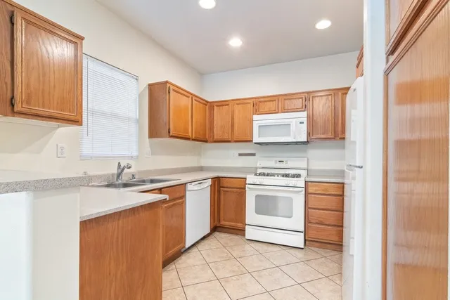 $415,000 | 26352 Arboretum Way, Unit 3501, Murrieta, CA 92563