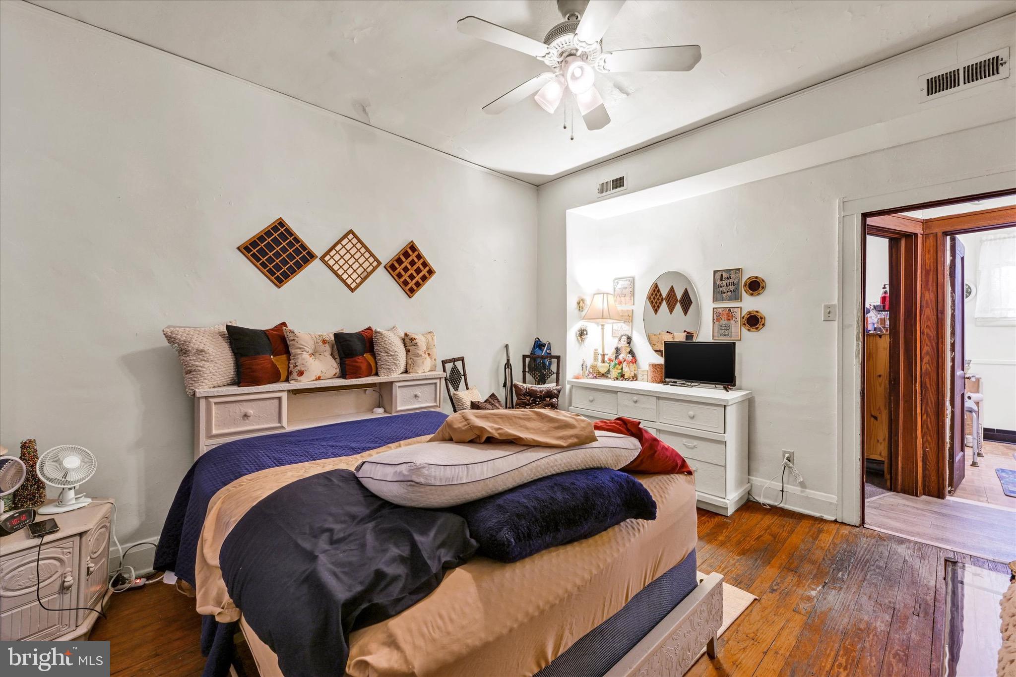 48 North Ellamont Street Baltimore, MD 21229 - Photo 16 of 26