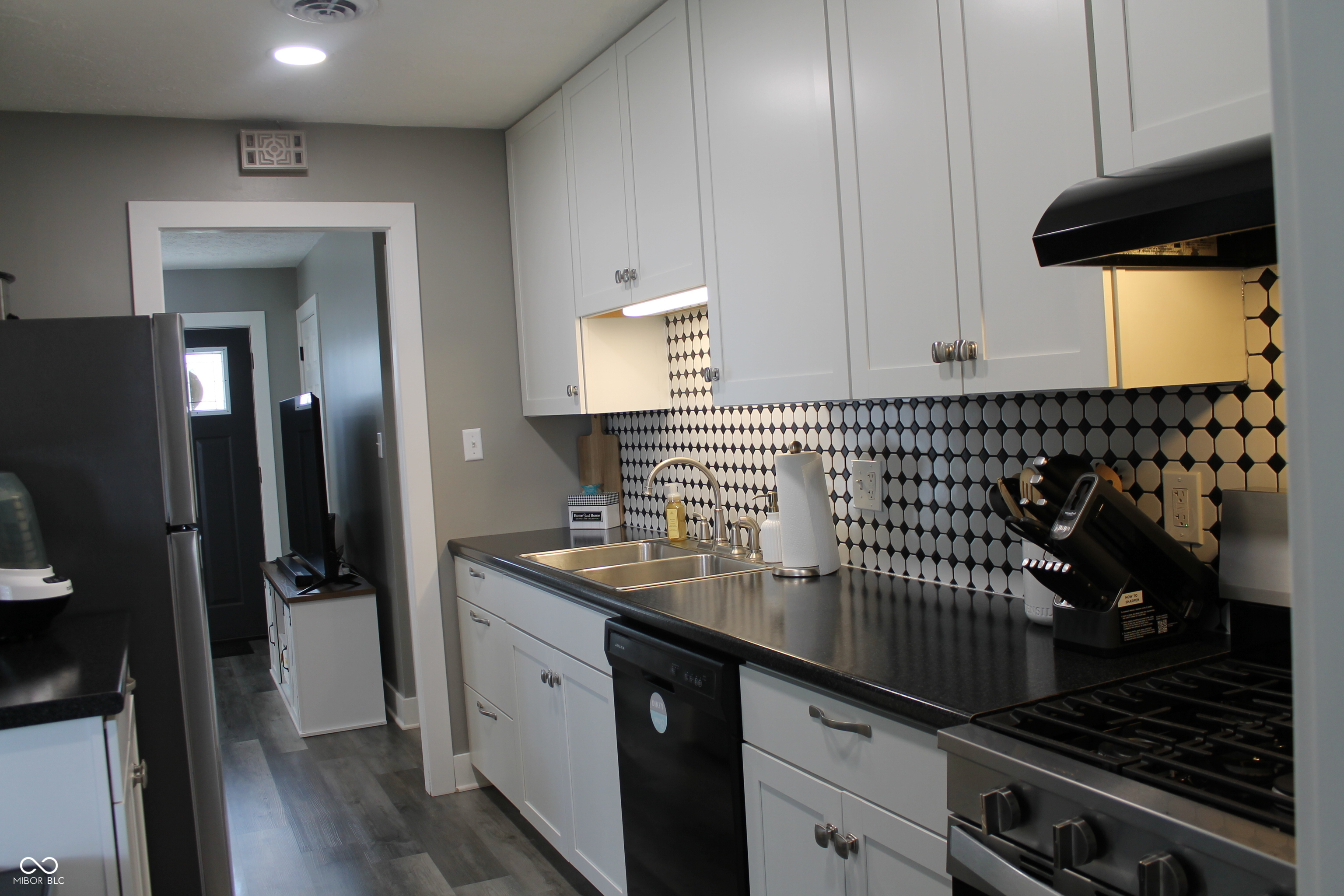 1548 Westgate Road Seymour, IN 47274 - Photo 25 of 55