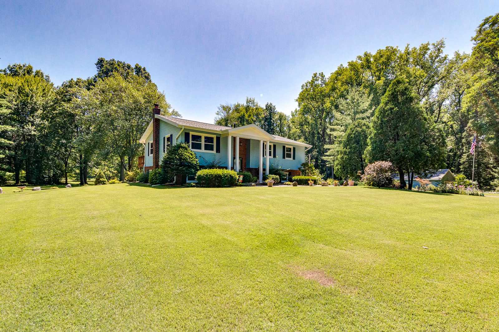 20130 Miller Road South Bend, IN 46614 - Photo 29 of 34 Gallery Image 29