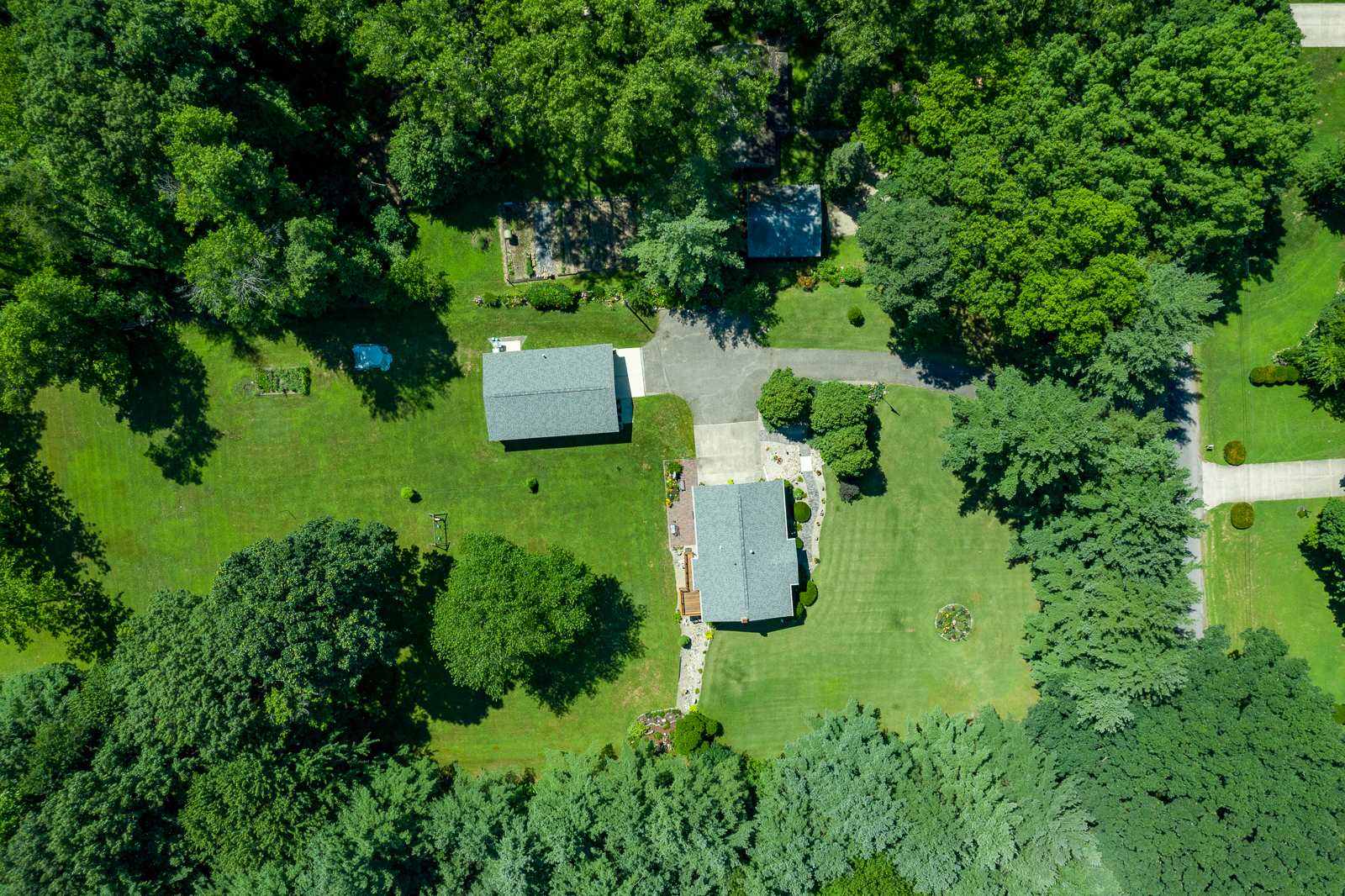 20130 Miller Road South Bend, IN 46614 - Photo 32 of 34 Gallery Image 32