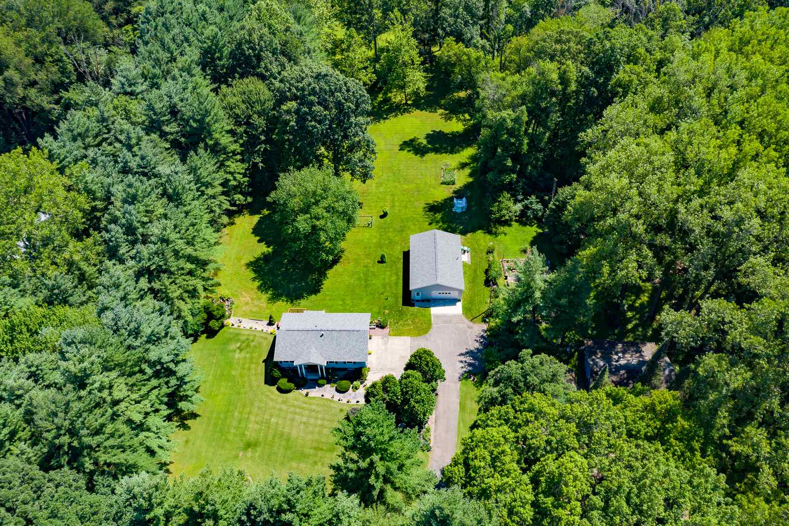 20130 Miller Road South Bend, IN 46614 - Photo 33 of 34 Gallery Image 33