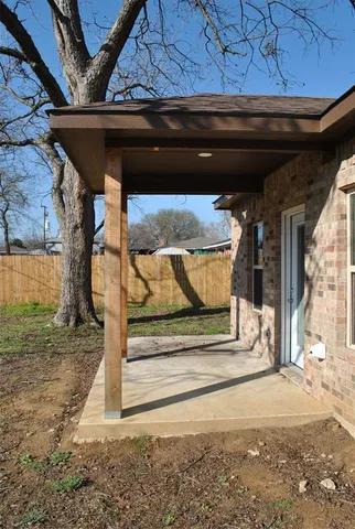 $1,900 | 412 Dewitt Street, Collinsville, TX 76233