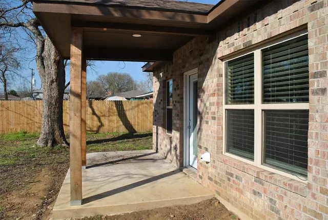 $1,900 | 412 Dewitt Street, Collinsville, TX 76233