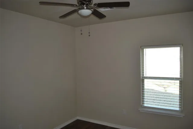 $1,900 | 412 Dewitt Street, Collinsville, TX 76233