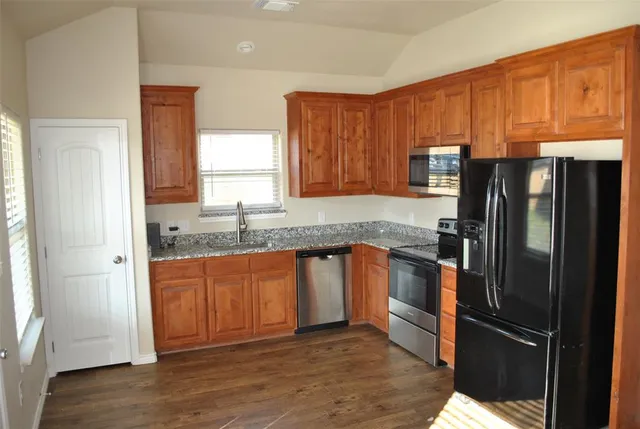 $1,900 | 412 Dewitt Street, Collinsville, TX 76233