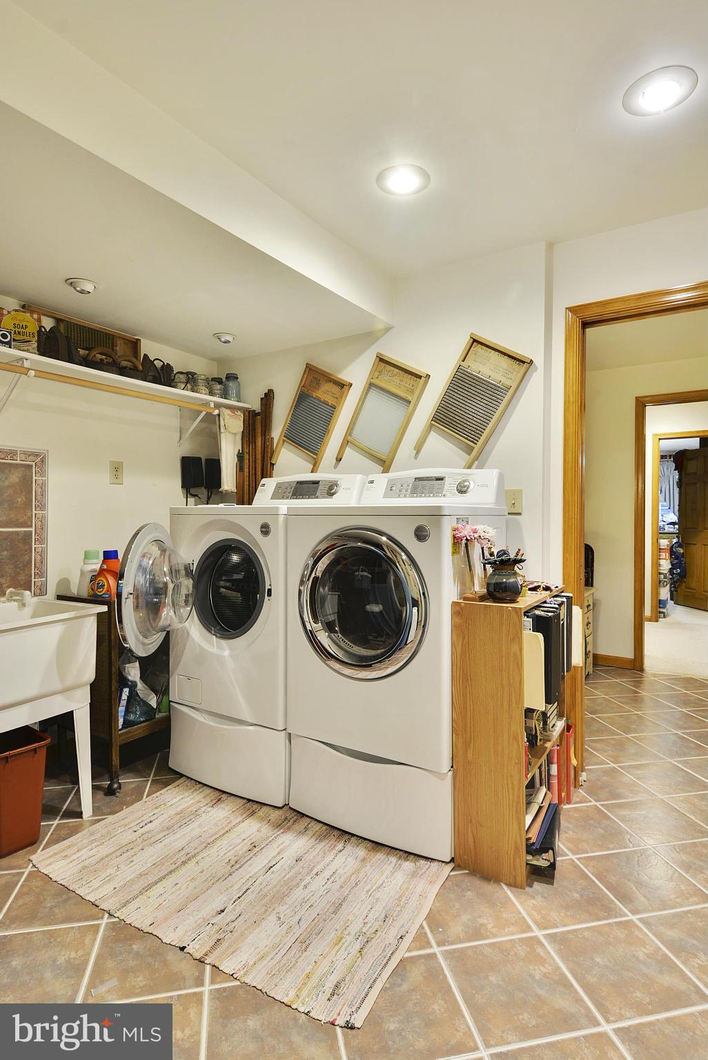 18601 Cabin Road Triangle, VA 22172 - Photo 24 of 30 HUGE Laundry room with storage
