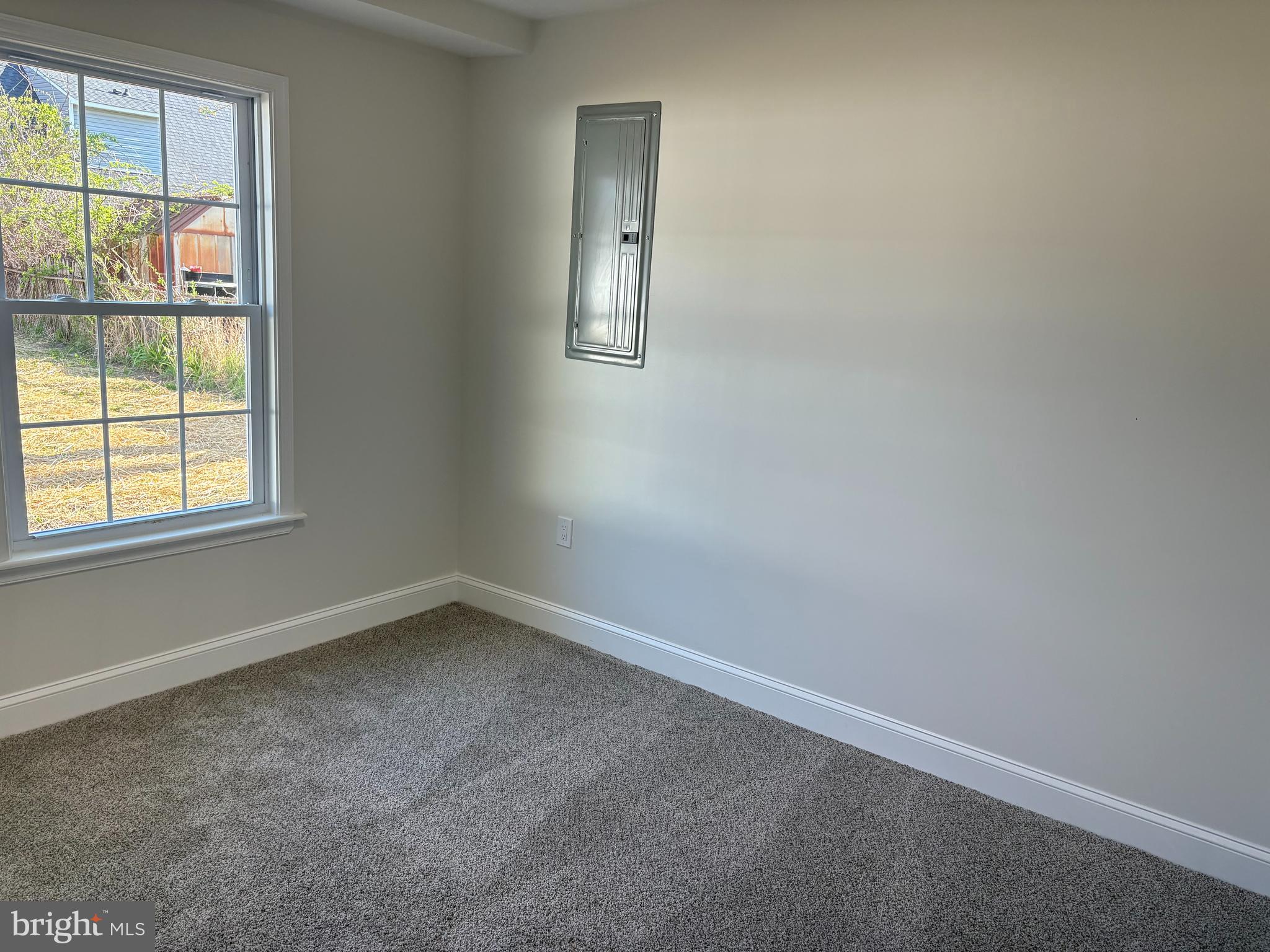 50 Micahill Road Levittown, PA 19056 - Photo 19 of 45 an empty room with windows