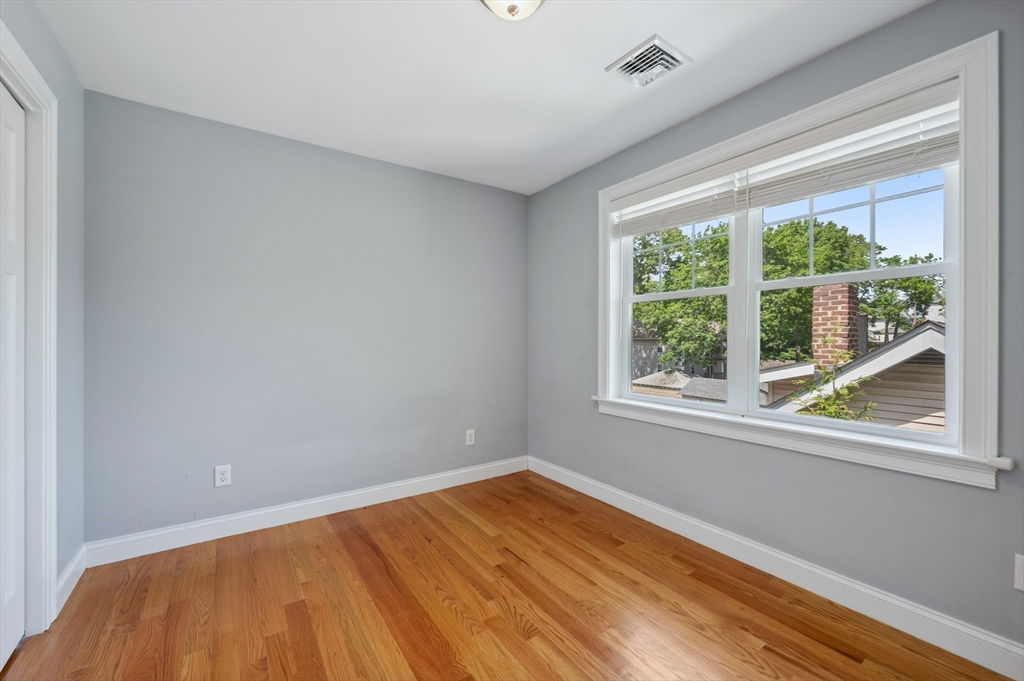 33 Oval Road, Unit 2 Quincy, MA 02170 - Photo 14 of 27 Gallery Image 14