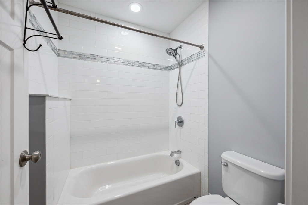 33 Oval Road, Unit 2 Quincy, MA 02170 - Photo 18 of 27 Gallery Image 18
