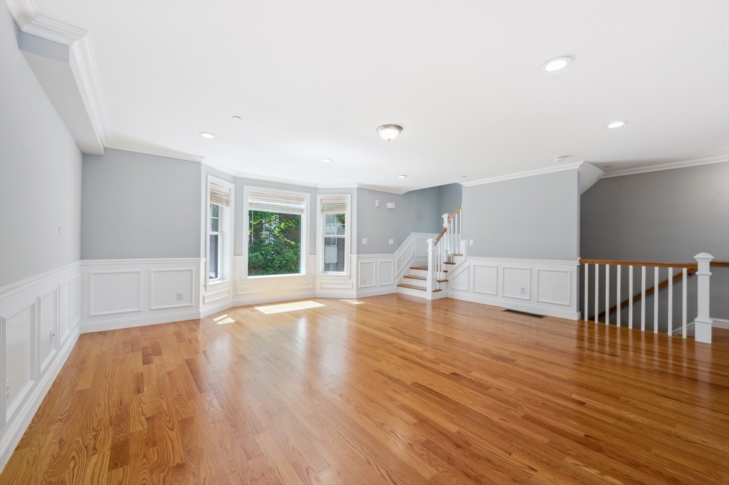 33 Oval Road, Unit 2 Quincy, MA 02170 - Photo 3 of 27 Gallery Image 3