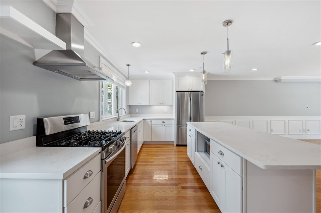 33 Oval Road, Unit 2 Quincy, MA 02170 - Photo 7 of 27 Gallery Image 7