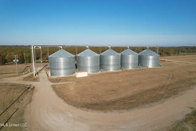 $1,000,000 | 10600 Hwy 3 Lambert Ms 38643, Lambert, MS 38643