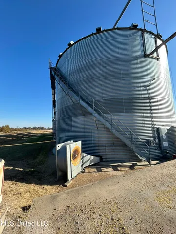 $1,000,000 | 10600 Hwy 3 Lambert Ms 38643, Lambert, MS 38643